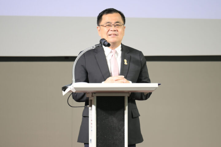 Professor Dr. Wilert Puriwat President, Chulalongkorn University