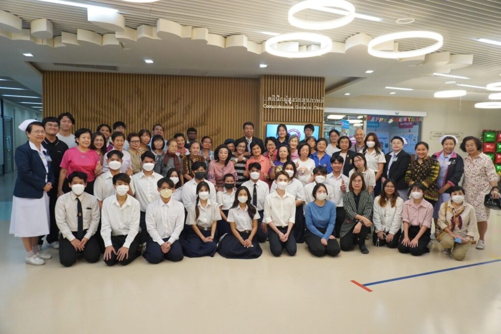 Chula Fine Arts Delivers Elder Eats 1.0 & Music Therapy to Elderly at King Chulalongkorn Memorial Hospital