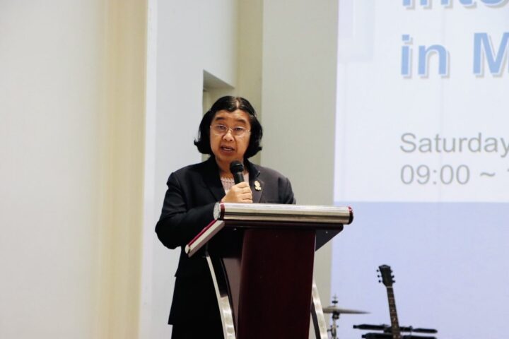 Professor Dr. Kumkom Pornprasit Dean, Faculty of Fine and Applied Arts, Chulalongkorn University