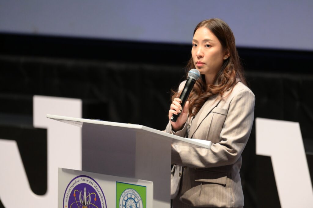 Asst. Prof. Dr. Teerada Chongkolrattanaporn Head of the Research Project