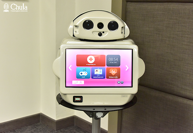 Elderly Care Robot (Chula ARi Ninja Robot) combines knowledge from research teams from the Faculty of Engineering and the Faculty of Medicine, Chulalongkorn University, with the College of Population Studies, Chulalongkorn University, as coordinator หุ่นยนต์สำหรับดูแลผู้สูงอายุ (หุ่นยนต์นินจา รุ่นจุฬาอารี) เป็นการผสานองค์ความรู้จากทีมวิจัยคณะวิศวกรรมศาสตร์ และคณะแพทยศาสตร์ จุฬาฯ โดยมีวิทยาลัยประชากรศาสตร์ จุฬาฯ เป็นผู้ประสานงาน